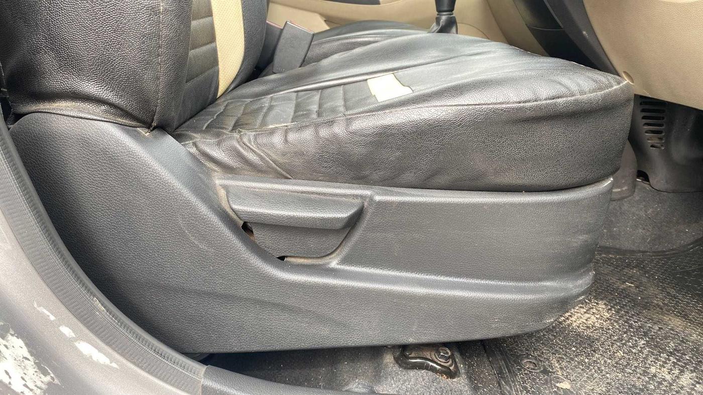 2012 Hyundai Eon ERA +, Petrol, Manual, 66,748 km, Driver Side Adjustment Panel