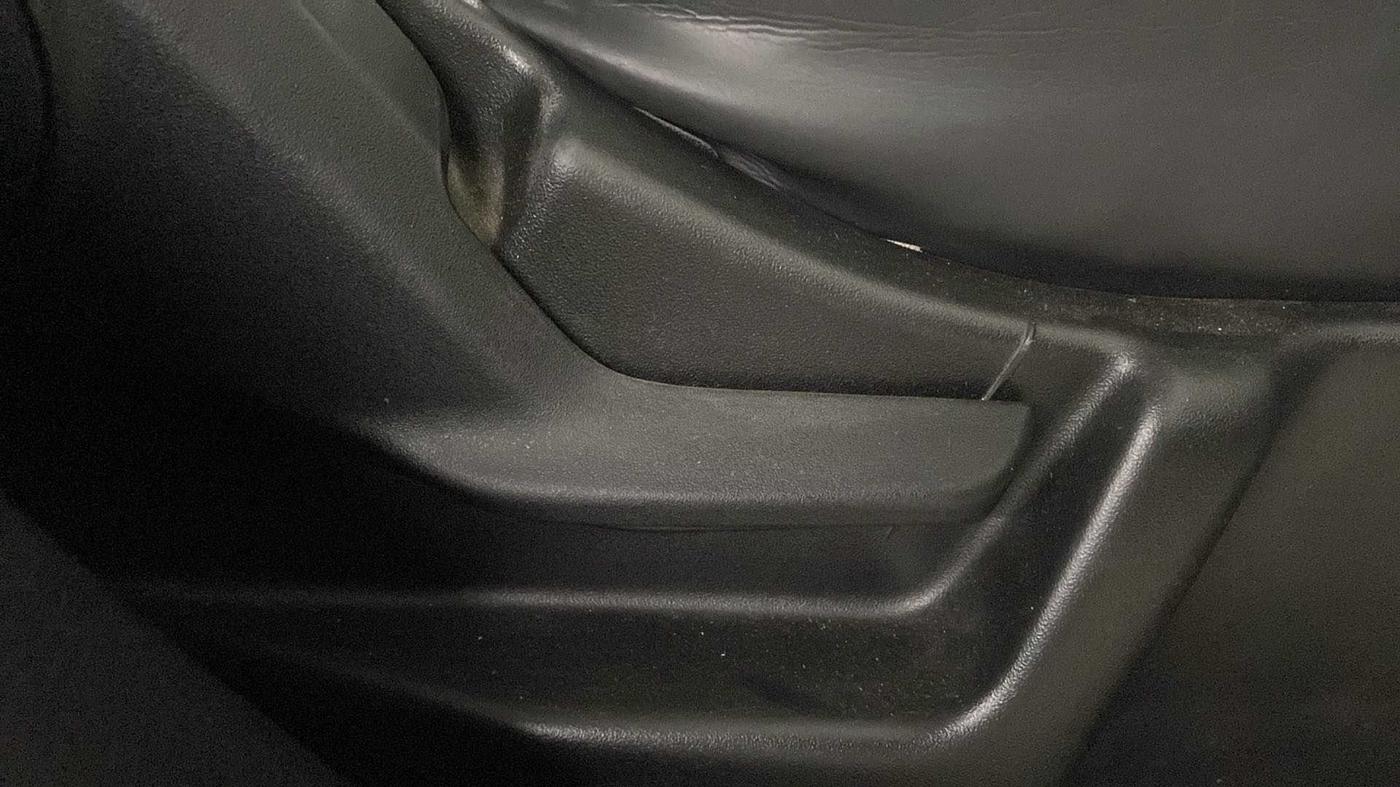 2021 Maruti New Wagon-R LXI CNG 1.0, CNG, Manual, 39,261 km, Driver Side Adjustment Panel