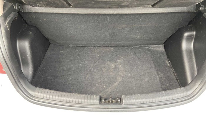 2015 Hyundai Grand i10 ASTA AT 1.2 KAPPA VTVT, Petrol, Automatic, 48,296 km, Boot Inside