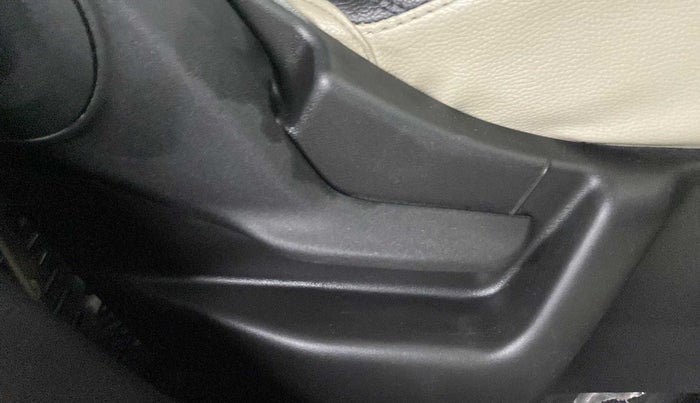 2019 Maruti New Wagon-R LXI 1.0, Petrol, Manual, 11,774 km, Driver Side Adjustment Panel