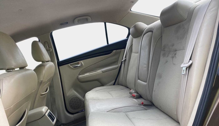 2016 Maruti Ciaz ZDI SHVS, Diesel, Manual, 62,408 km, Right Side Rear Door Cabin
