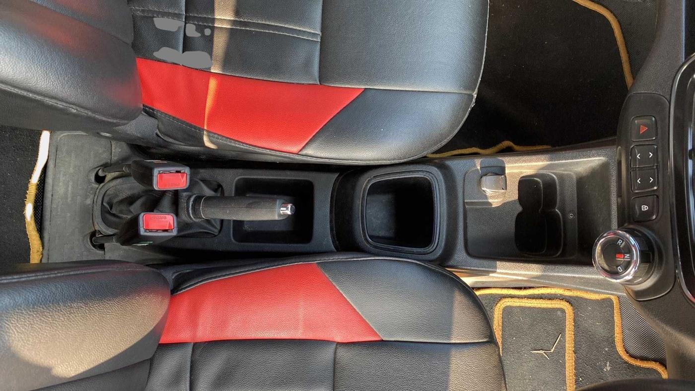 2019 Renault Kwid RXT 1.0 AMT, Petrol, Automatic, 28,827 km, Gear Lever