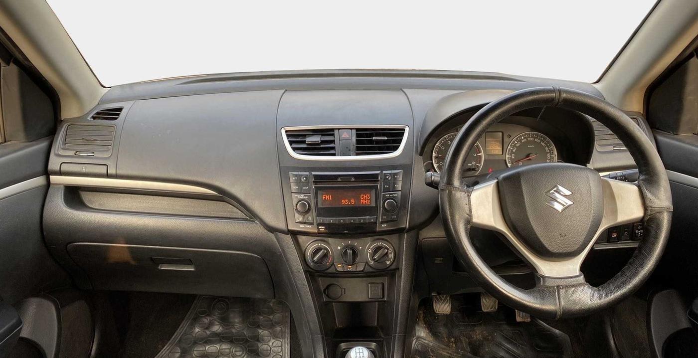 2015 Maruti Swift VXI, Petrol, Manual, 64,008 km, Dashboard
