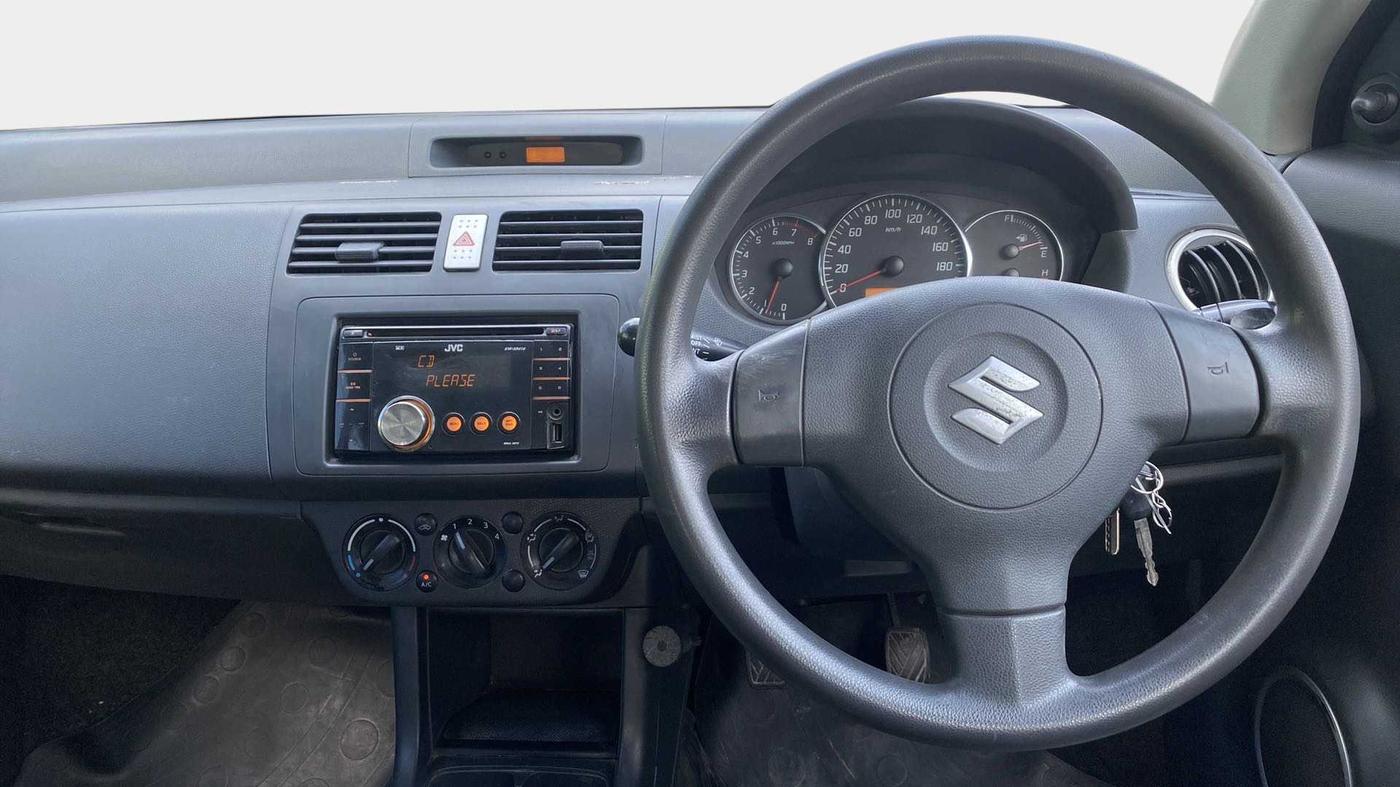 2010 Maruti Swift VXI, Petrol, Manual, 57,523 km, Steering Wheel Close Up