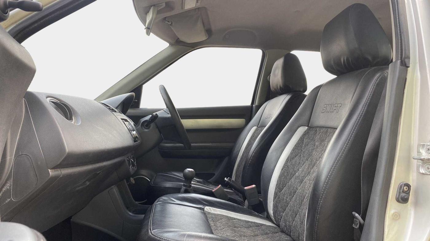 2010 Maruti Swift VXI, Petrol, Manual, 57,523 km, Right Side Front Door Cabin