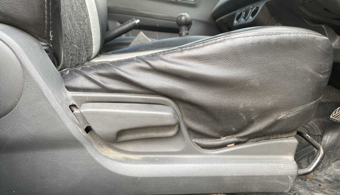 2010 Maruti Swift VXI, Petrol, Manual, 57,523 km, Driver Side Adjustment Panel