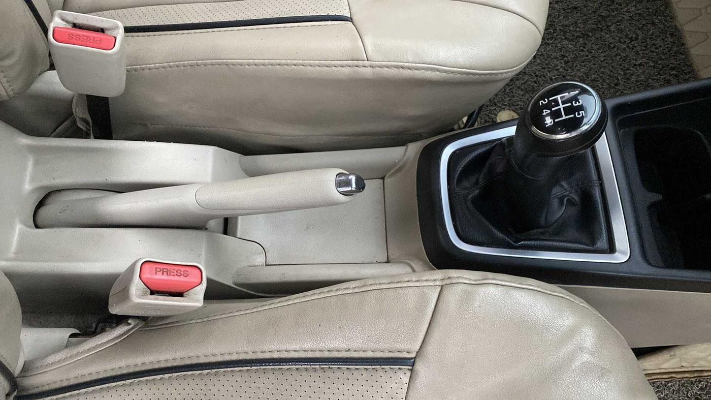 2017 Maruti Dzire ZDI, Diesel, Manual, 75,765 km, Gear Lever