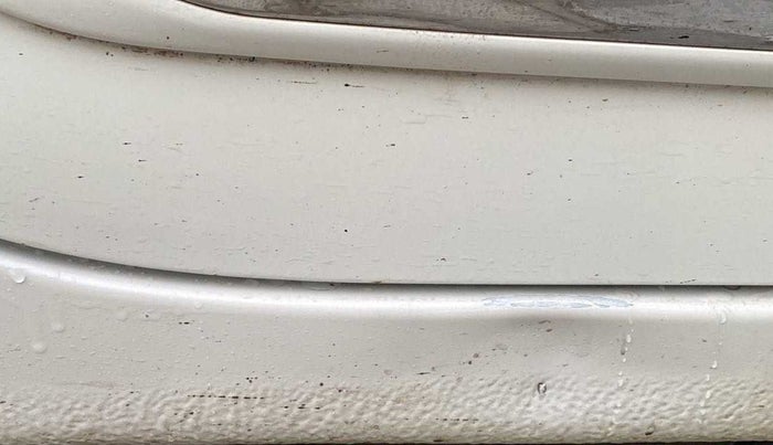 2017 Maruti Dzire ZDI, Diesel, Manual, 75,765 km, Right running board - Slightly dented