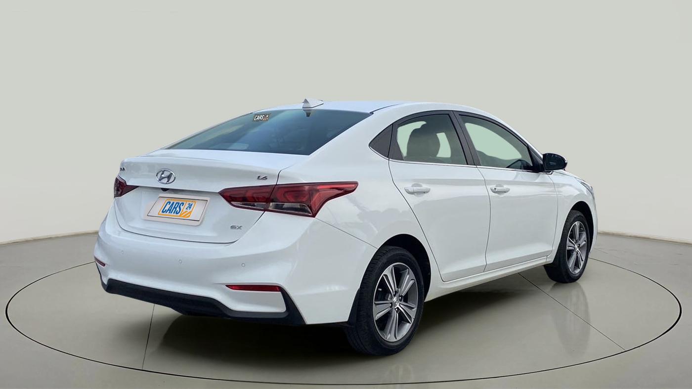 2017 Hyundai Verna 1.6 VTVT SX, Petrol, Manual, 13,186 km, Right Back Diagonal