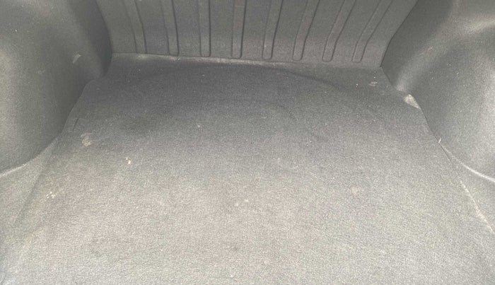 2017 Hyundai Verna 1.6 VTVT SX, Petrol, Manual, 13,186 km, Boot Inside