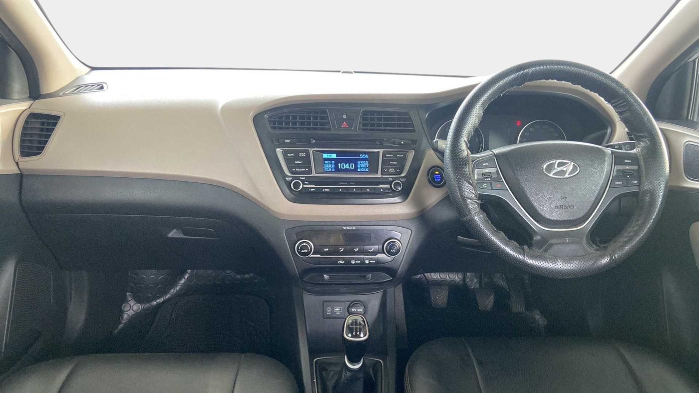 2014 Hyundai Elite i20 SPORTZ 1.4 CRDI, Diesel, Manual, 97,932 km, Dashboard