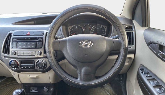 2013 Hyundai i20 MAGNA (O) 1.2, Petrol, Manual, 33,942 km, Steering Wheel Close Up