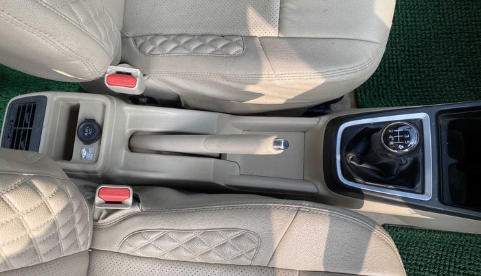 2018 Maruti Dzire VXI, Petrol, Manual, 17,439 km, Gear Lever