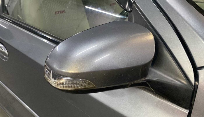 2017 Toyota Etios VX PLATINUM, Petrol, Manual, 97,301 km, Right rear-view mirror - Folding motor not working