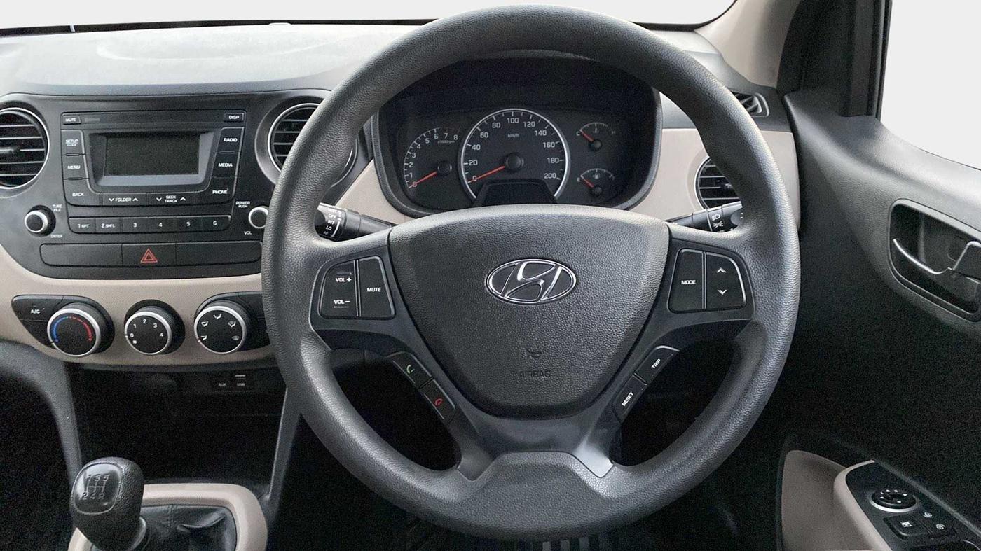 2018 Hyundai Grand i10 MAGNA 1.2 KAPPA VTVT, Petrol, Manual, 15,074 km, Steering Wheel Close Up