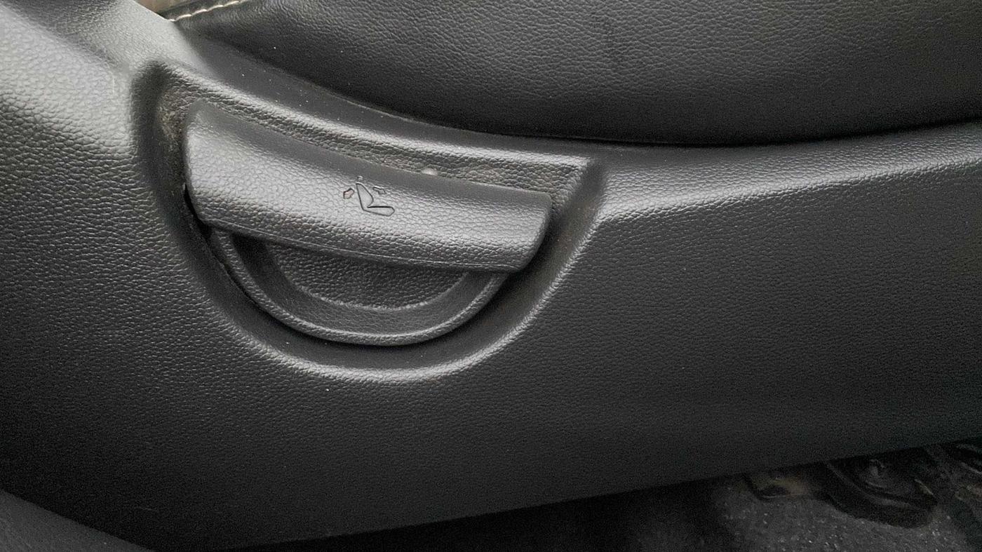 2018 Hyundai Grand i10 MAGNA 1.2 KAPPA VTVT, Petrol, Manual, 15,074 km, Driver Side Adjustment Panel