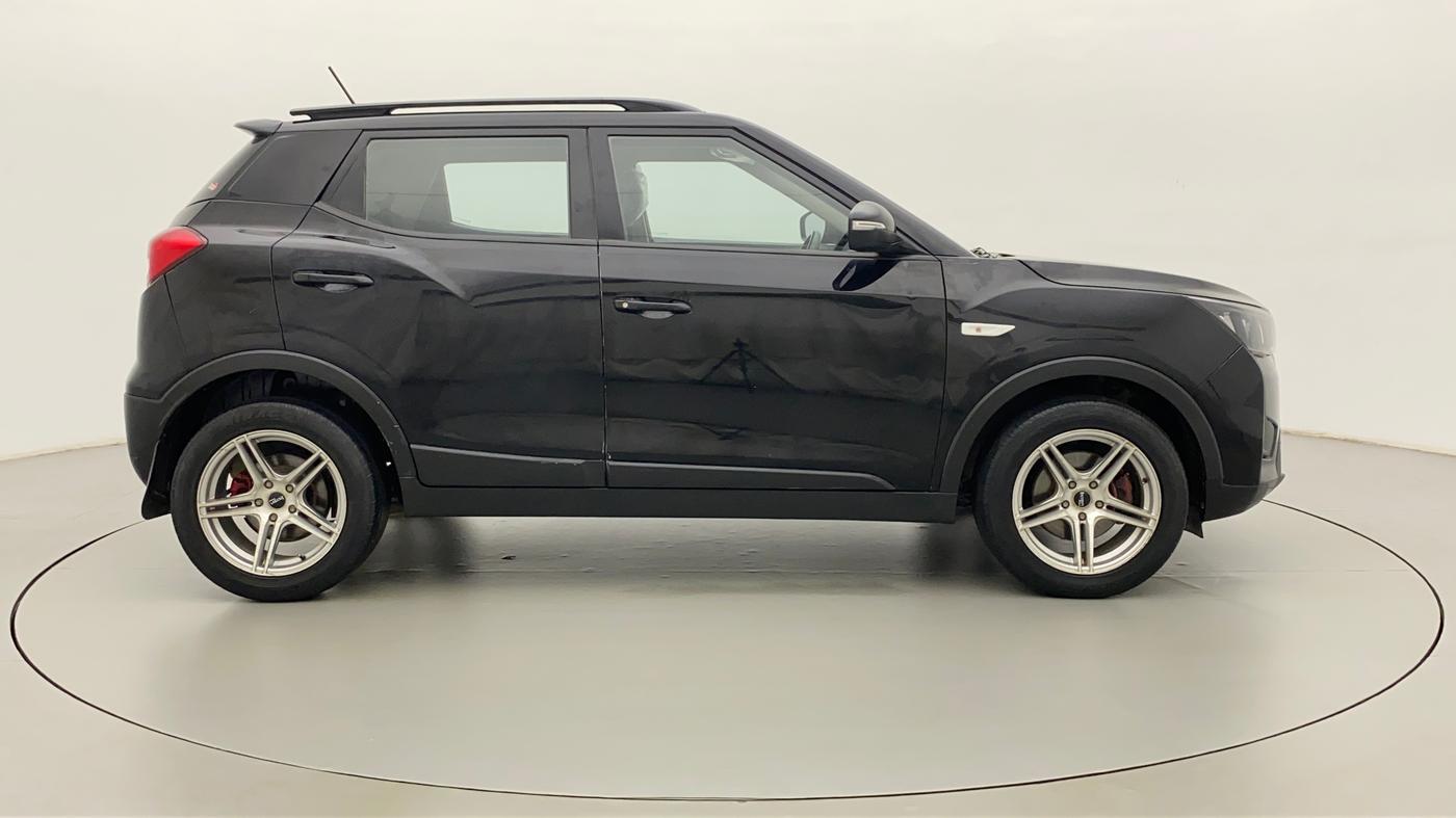 2019 Mahindra XUV300 W6 1.5 DIESEL, Diesel, Manual, 42,027 km, Right Side View