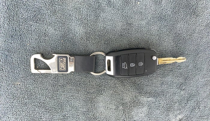 2022 KIA CARENS PRESTIGE 1.4 PETROL 7 STR, Petrol, Manual, 13,916 km, Key Close Up