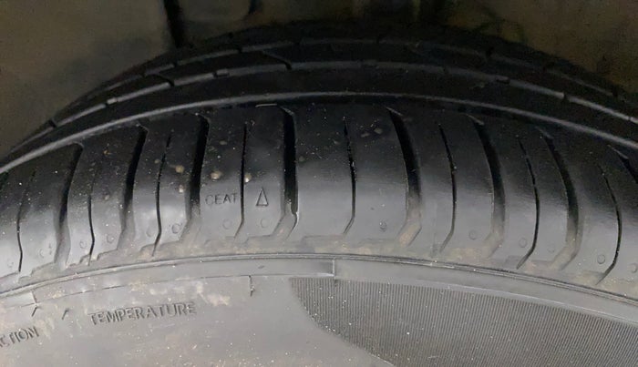 2021 Hyundai VENUE SX 1.5 CRDI, Diesel, Manual, 32,156 km, Left Front Tyre Tread