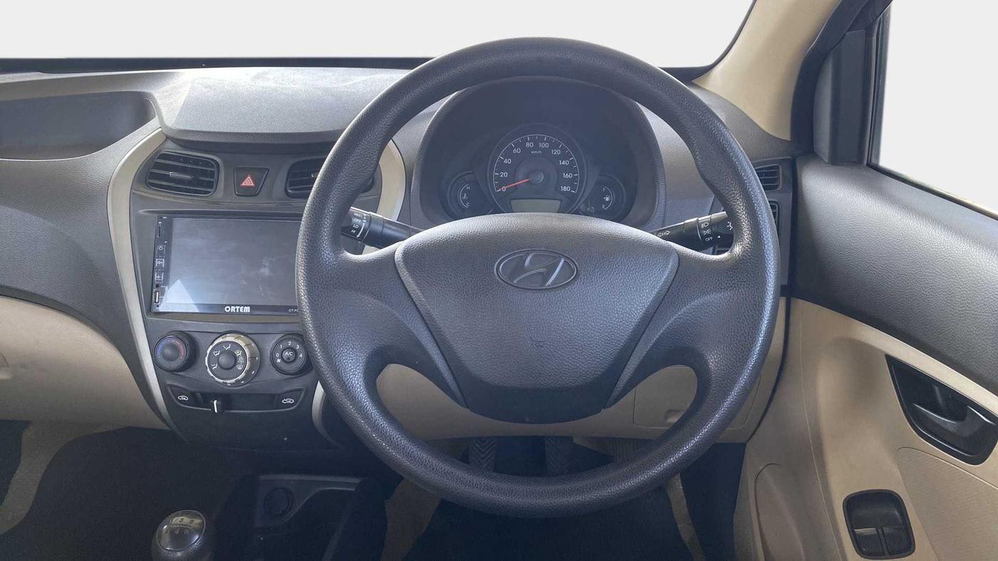 2016 Hyundai Eon ERA +, Petrol, Manual, 62,586 km, Steering Wheel Close Up