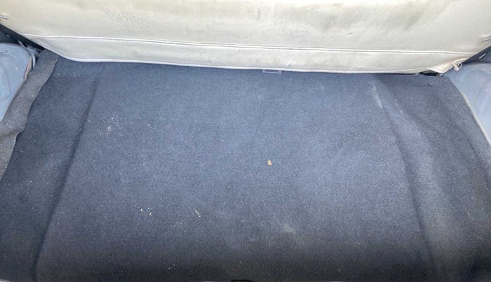 2016 Hyundai Eon ERA +, Petrol, Manual, 62,586 km, Boot Inside