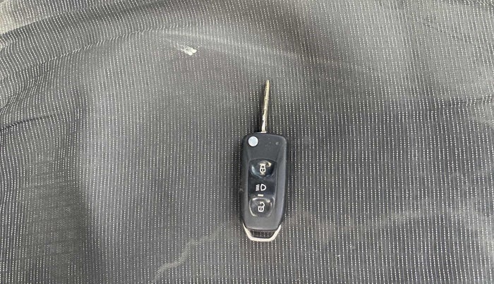 2016 Tata Tiago XT PETROL, Petrol, Manual, 67,928 km, Key Close Up