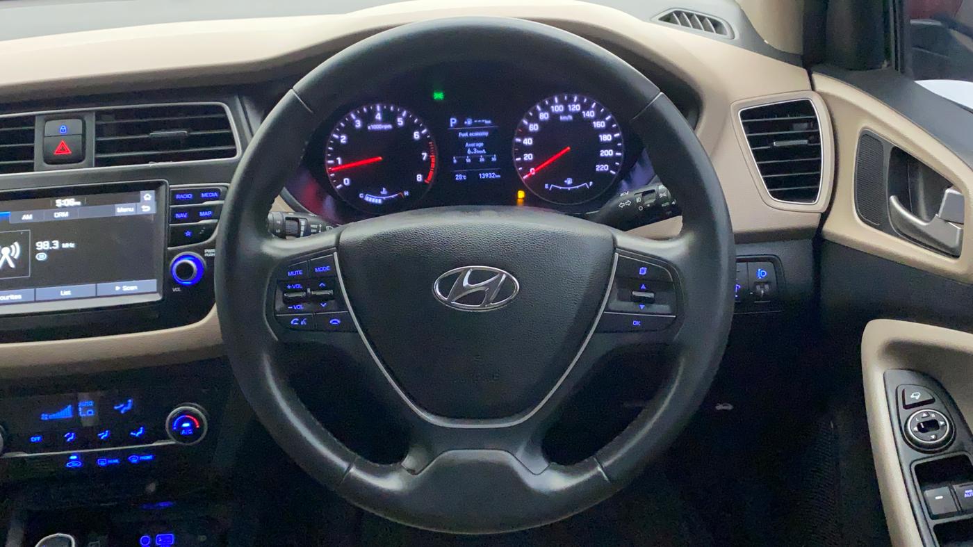 2019 Hyundai Elite i20 ASTA (O) CVT, Petrol, Automatic, 13,932 km, Steering Wheel Close Up