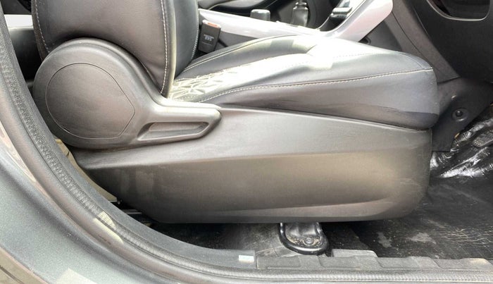2021 Tata NEXON XM SUNROOF PETROL, Petrol, Manual, 42,601 km, Driver Side Adjustment Panel