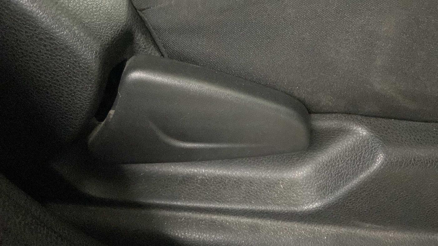 2018 Renault Kwid RXT 1.0 AMT (O), Petrol, Automatic, 10,403 km, Driver Side Adjustment Panel