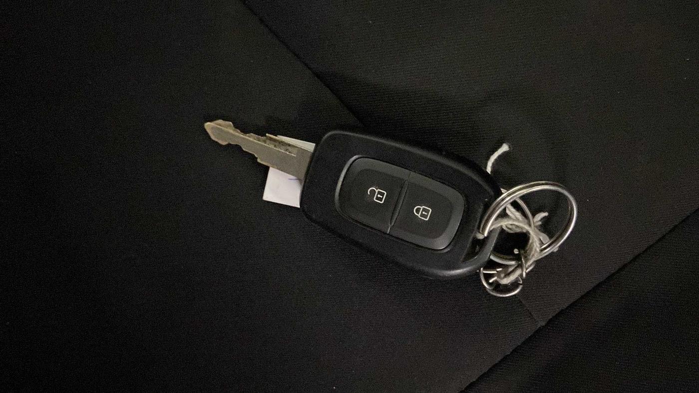 2018 Renault Kwid RXT 1.0 AMT (O), Petrol, Automatic, 10,403 km, Key Close Up