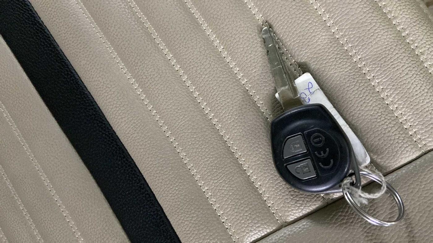 2018 Maruti Dzire VXI, Petrol, Manual, 54,828 km, Key Close Up