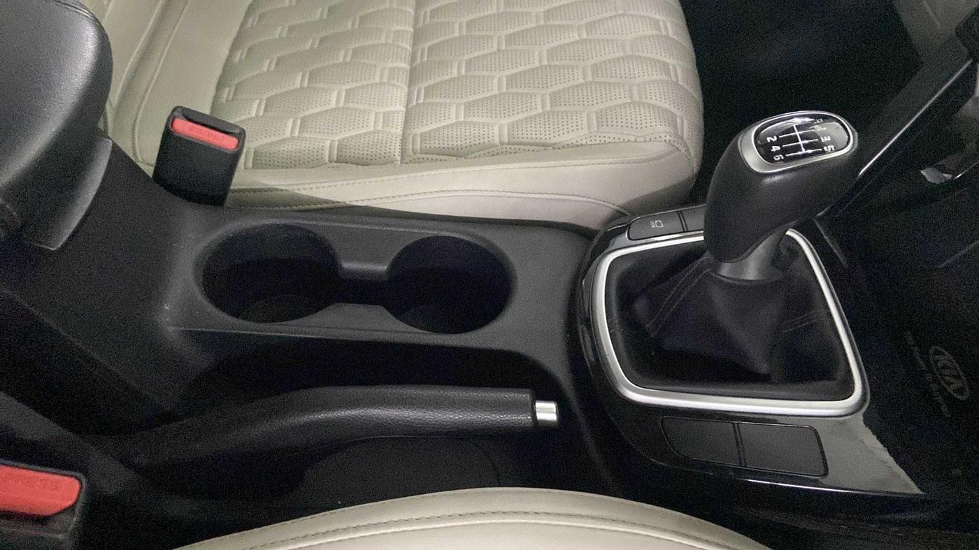 2019 KIA SELTOS HTX 1.5 PETROL, Petrol, Manual, 40,444 km, Gear Lever