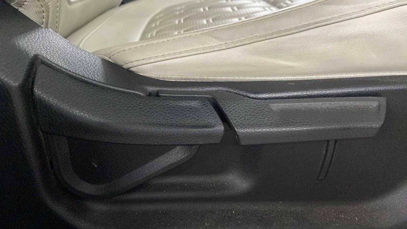 2019 KIA SELTOS HTX 1.5 PETROL, Petrol, Manual, 40,444 km, Driver Side Adjustment Panel