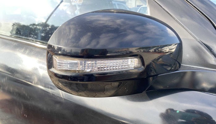 2012 Maruti Swift VDI, Diesel, Manual, 80,711 km, Right rear-view mirror - Indicator light not working