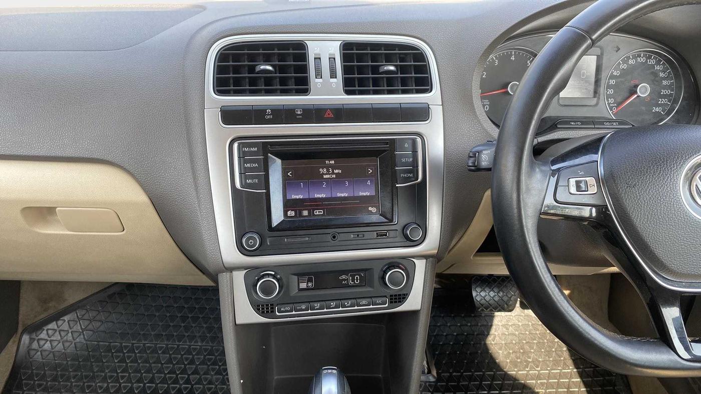 2017 Volkswagen Vento HIGHLINE PLUS 1.2 AT 16 ALLOY, Petrol, Automatic, 44,681 km, Air Conditioner