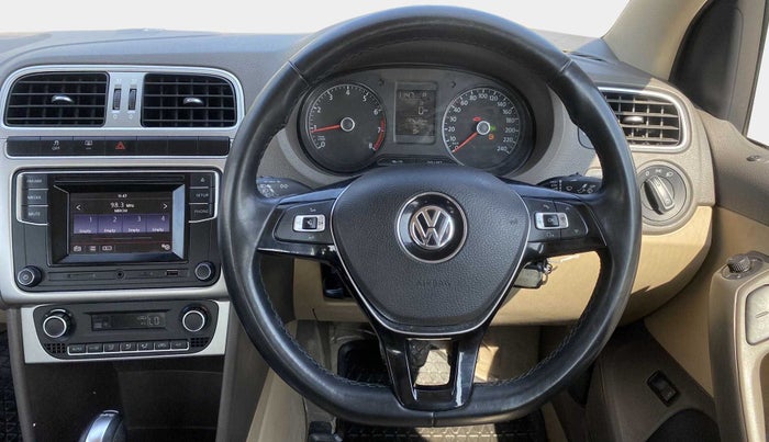 2017 Volkswagen Vento HIGHLINE PLUS 1.2 AT 16 ALLOY, Petrol, Automatic, 44,681 km, Steering Wheel Close Up