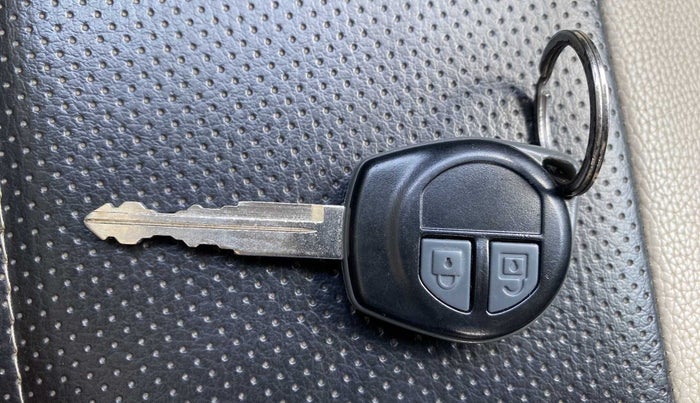 2016 Maruti Wagon R 1.0 VXI (O) AMT, Petrol, Automatic, 62,263 km, Key Close Up