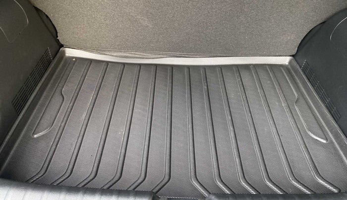 2022 KIA SONET HTK PLUS 1.2, Petrol, Manual, 10,022 km, Boot Inside