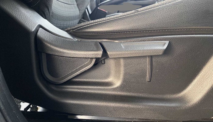 2022 KIA SONET HTK PLUS 1.2, Petrol, Manual, 10,022 km, Driver Side Adjustment Panel