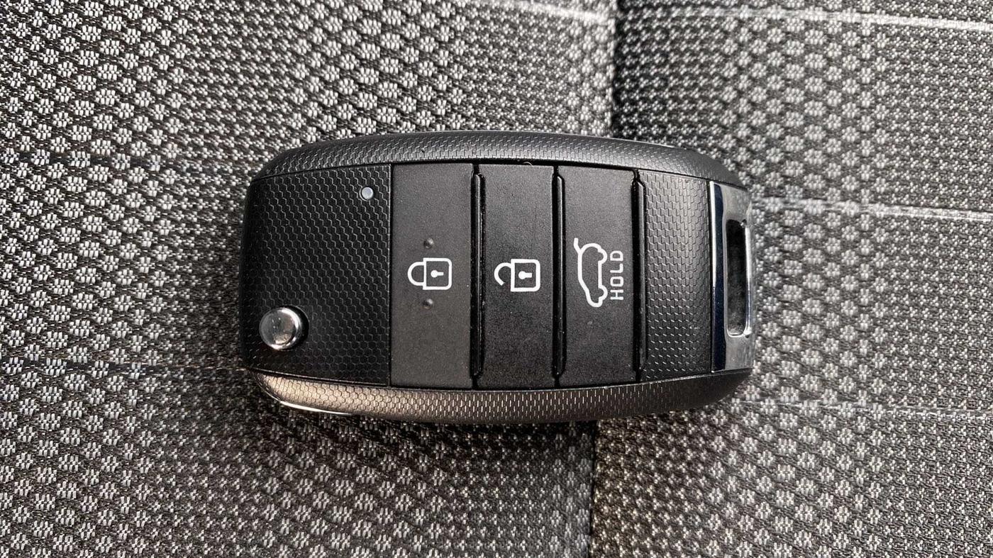 2022 KIA SONET HTK PLUS 1.2, Petrol, Manual, 10,022 km, Key Close Up
