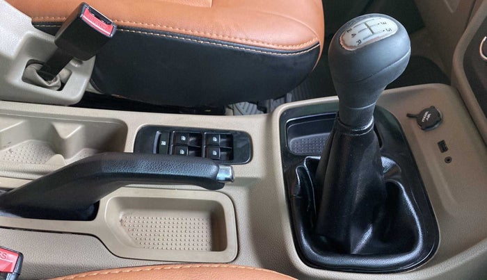 2016 Mahindra TUV300 T8, Diesel, Manual, 83,970 km, Infotainment System