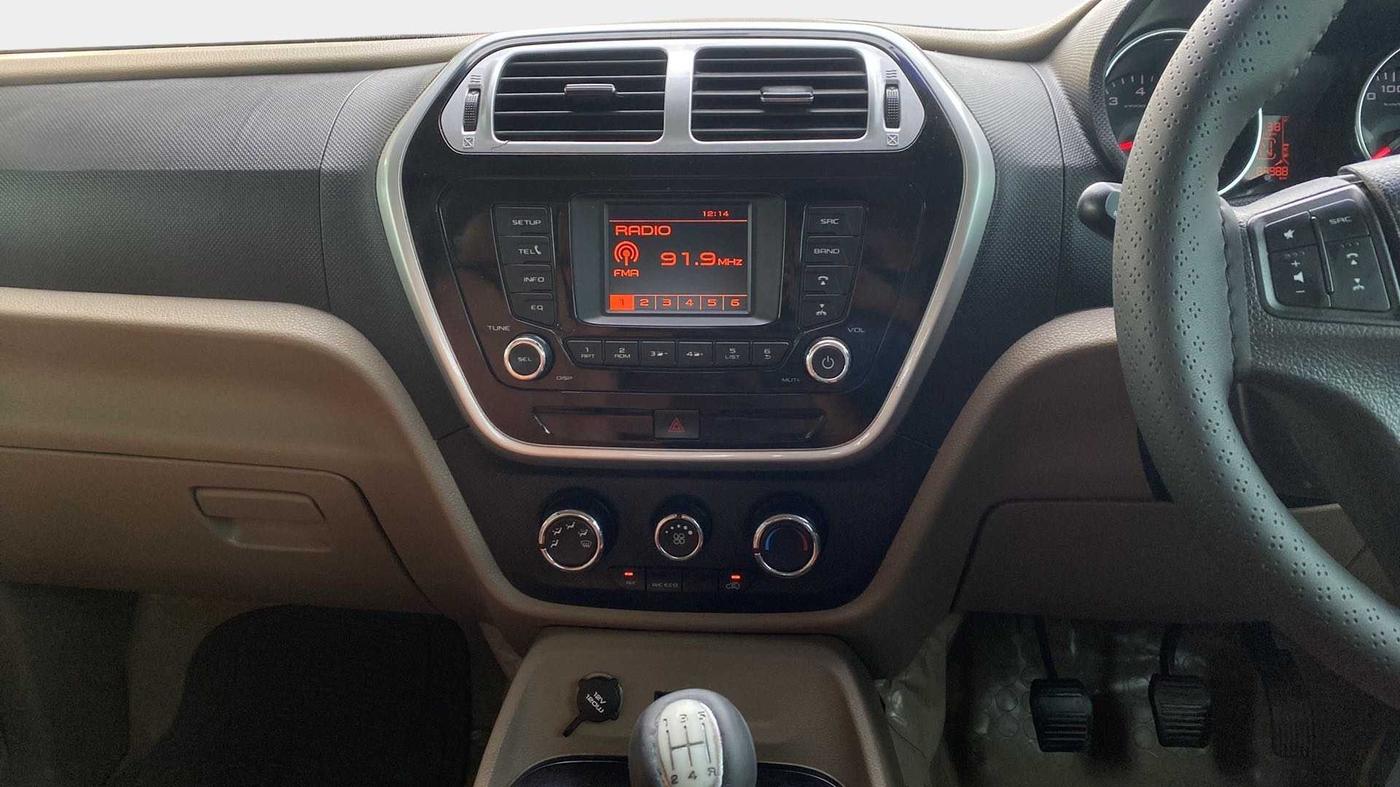 2016 Mahindra TUV300 T8, Diesel, Manual, 83,970 km, Air Conditioner