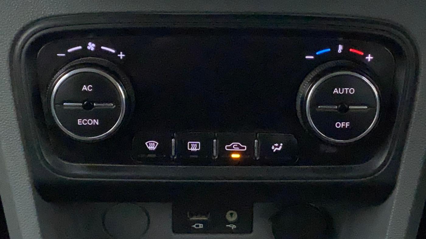 2018 Tata TIGOR XZ PLUS PETROL, Petrol, Manual, 87,428 km, Automatic Climate Control
