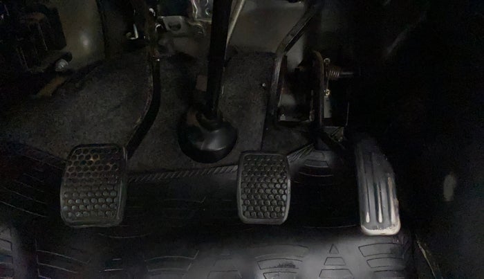 2018 Maruti Eeco 5 STR WITH A/C+HTR, Petrol, Manual, 35,201 km, Pedals