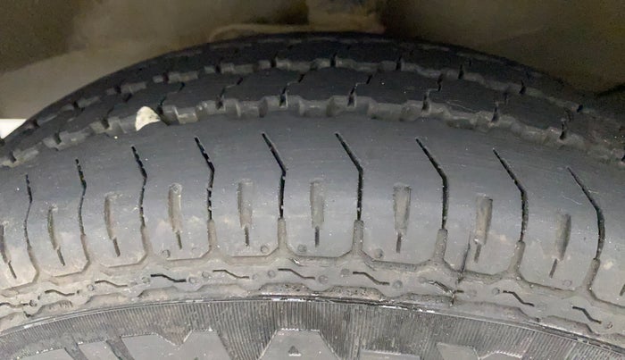 2018 Maruti Eeco 5 STR WITH A/C+HTR, Petrol, Manual, 35,201 km, Left Front Tyre Tread