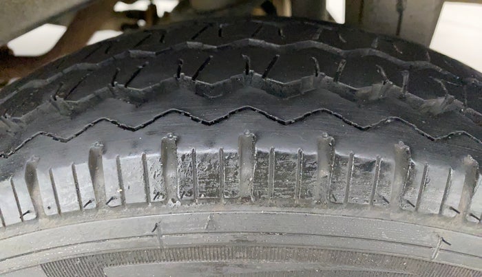 2018 Maruti Eeco 5 STR WITH A/C+HTR, Petrol, Manual, 35,201 km, Left Rear Tyre Tread