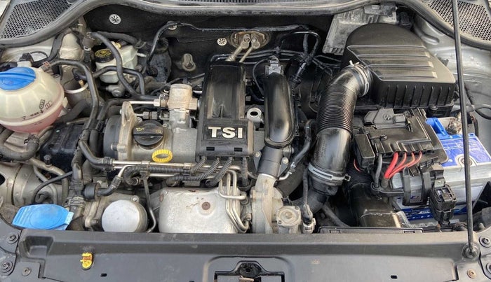 2015 Volkswagen Vento COMFORTLINE 1.2 TSI AT, Petrol, Automatic, 90,521 km, Open Bonet