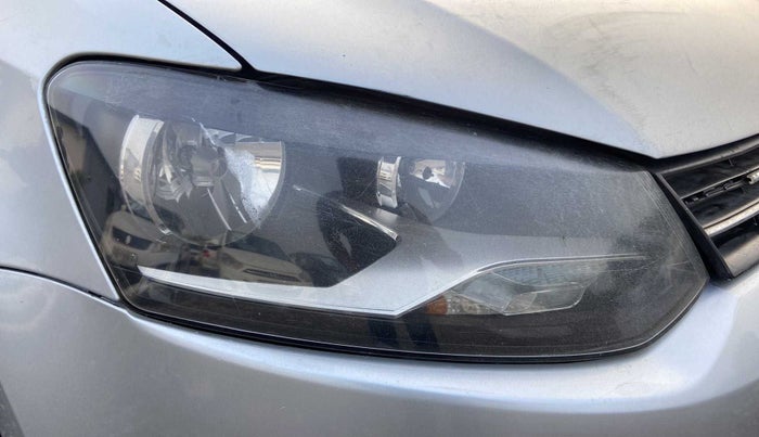 2015 Volkswagen Vento COMFORTLINE 1.2 TSI AT, Petrol, Automatic, 90,521 km, Right headlight - Minor scratches