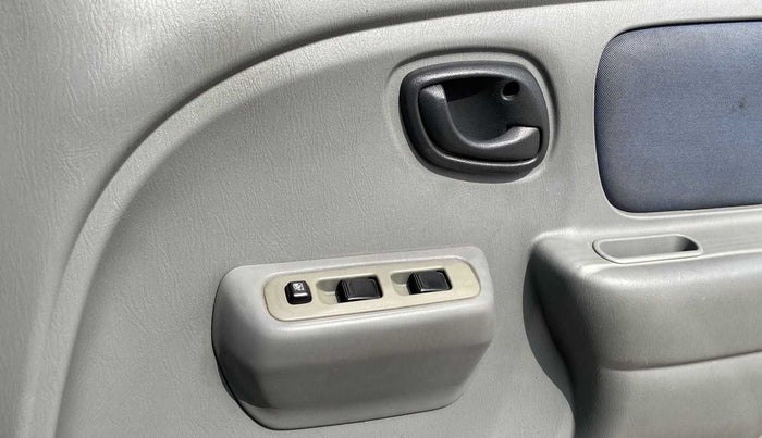 2013 Maruti Alto K10 VXI, Petrol, Manual, 54,426 km, Driver Side Door Panels Control