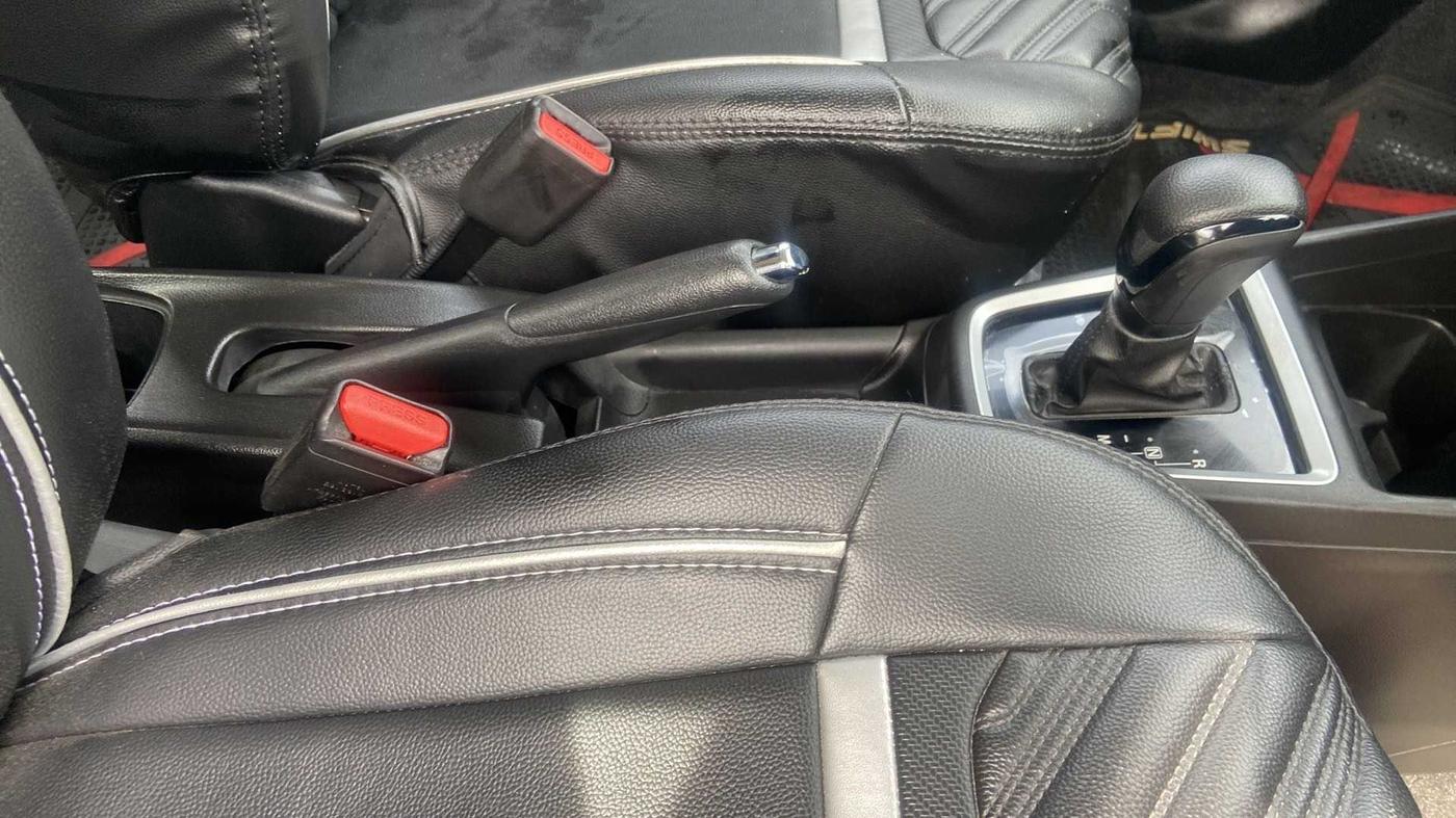 2022 Maruti Swift ZXI PLUS AMT DUAL TONE, Petrol, Automatic, 11,221 km, Gear Lever